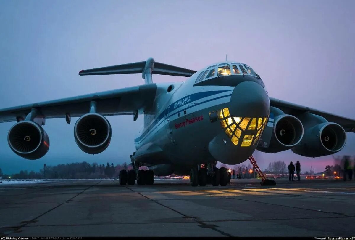 Ел 76. Грузовой самолет ил-76. Ил-76 военно-транспортный самолёт. Ил-76мд-90а. Самолет ил 76 МД.