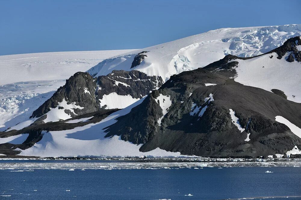 Летающая тарелка в антарктиде. Край земли антарктида. Эребус кратер. Неплодородность почвы в антарктиде. База нло в антарктиде.