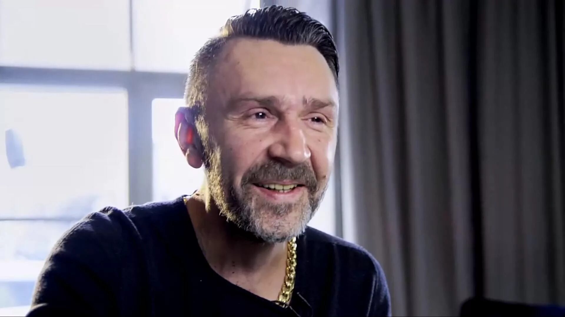 Шнур возраст. Аполлон шнуров. Шнуров сколько лет. Шнуров сколько лет. Шнуров сколько лет.