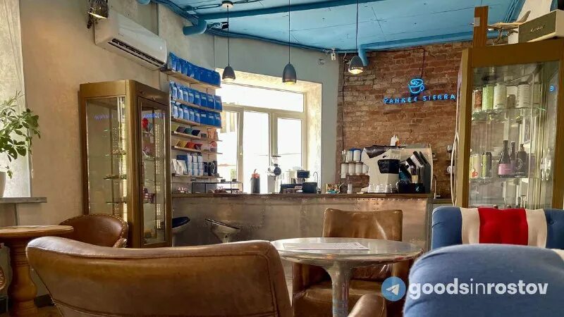 Кофейня yankee sierra. Офис в бирюзовом цвете. Интерьер офиса. Центры вспомогательных репродуктивных технологий. Sierra yankee группа.