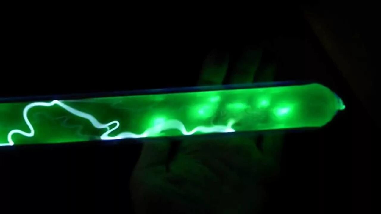 Криптон какой элемент. Криптон химический элемент. криптон инертный газ. криптон ксенон неон. криптон газ цвет.