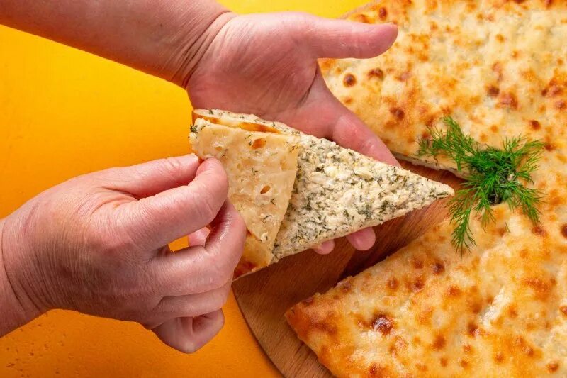 Осетинские пироги алания. Цахараджин. Да гуыранбоны. Осетинские пироги и пиво. Осетинские пироги ялта.