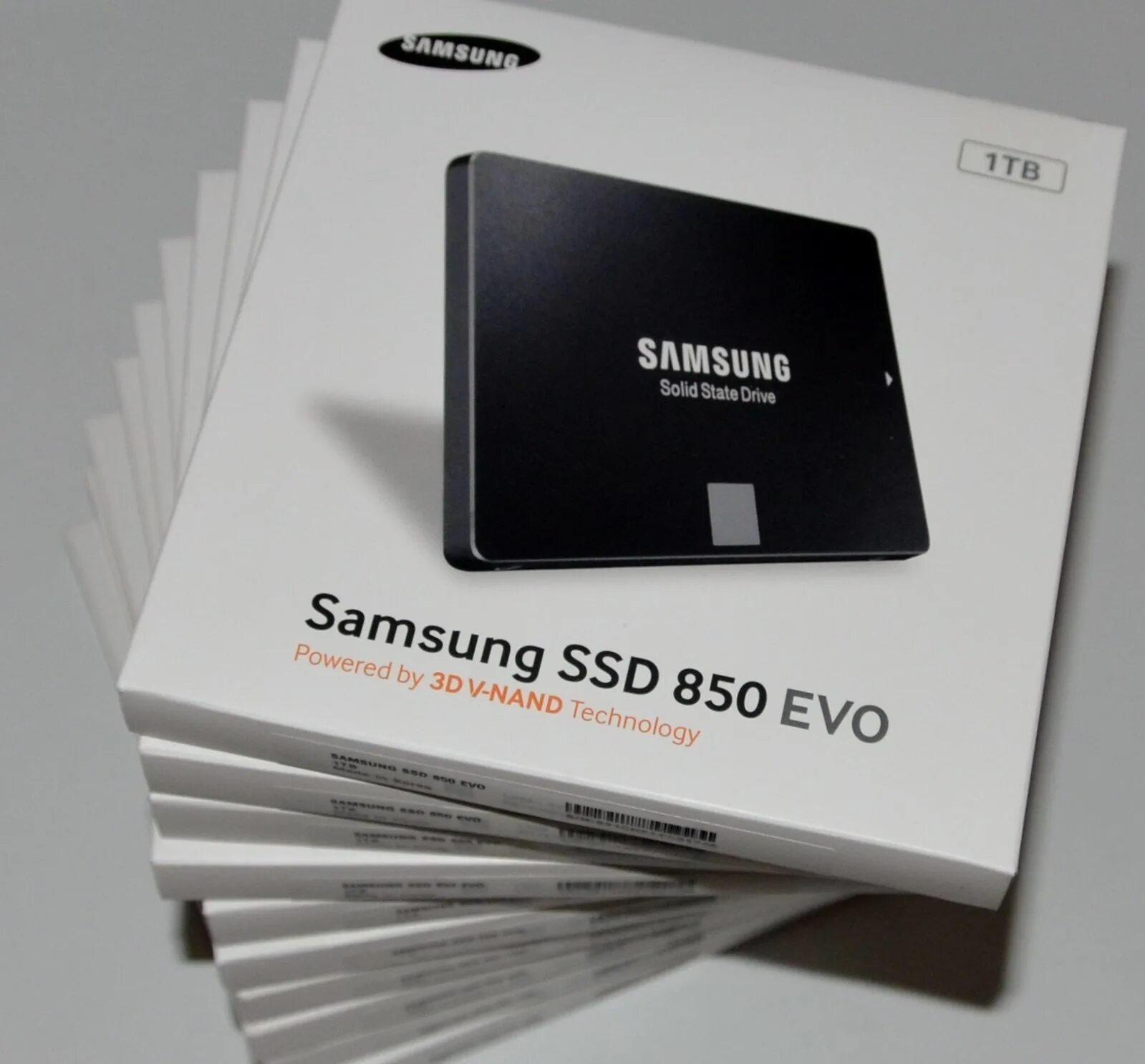 Ссд упаковка. Накопитель ssd 2. Пачки ссд. Твердотельный накопитель ssd m. Ссд упаковка.