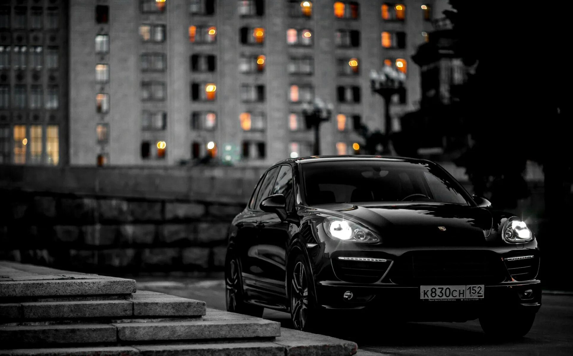 Картинки блэк. Porsche Cayenne чёрная машина. Порше Кайен черный обои. Порше Кайен ночью. Porsche Cayenne 958 Black Wallpaper.