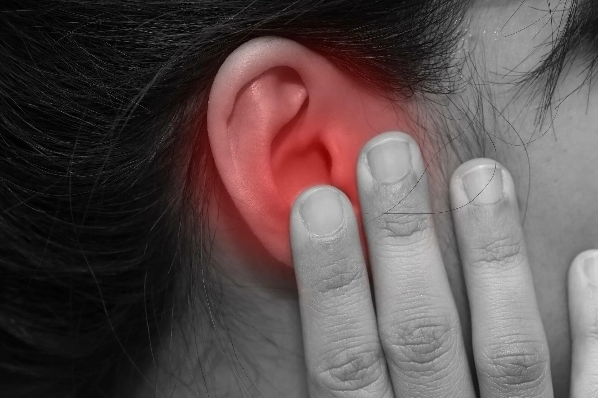 Что делать если болит правое ухо