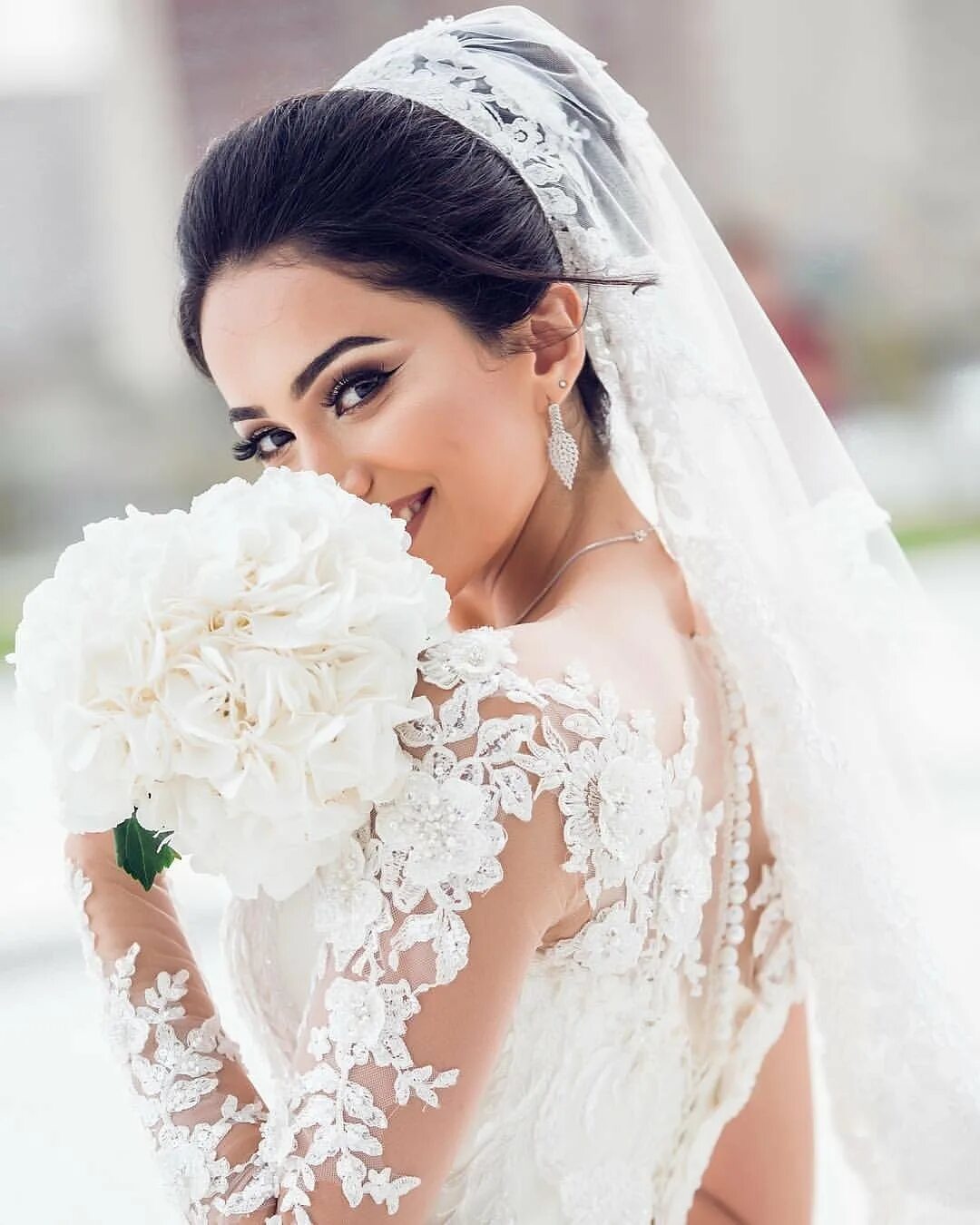 узбекистан келин либослари. свадебный платья. келин либослари 2021 янгибаев. узбекские женщины. келин куйлак фата 2021.