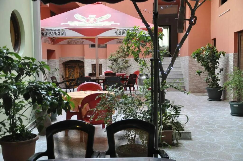 3 кабака и гостиница в батуми. Отель марани батуми. Liza hotel в батуми. Марани ресторан тбилиси. Марани ресторан батуми.