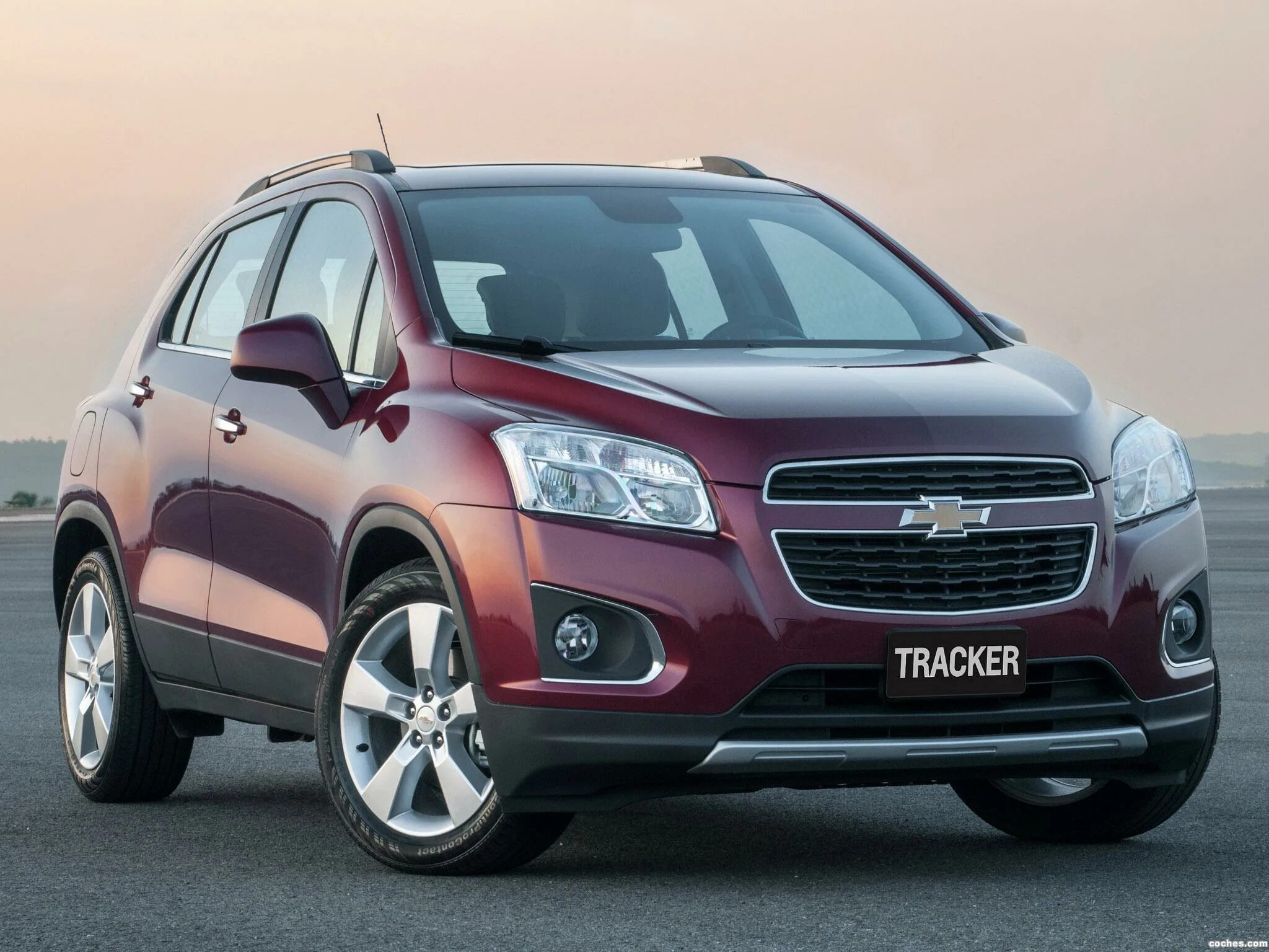 Новые машины марки цены. Шевроле трекер 3 поколение. Chevrolet Tracker 2013. Chevrolet Tracker 2010. Шевроле трекер 1.