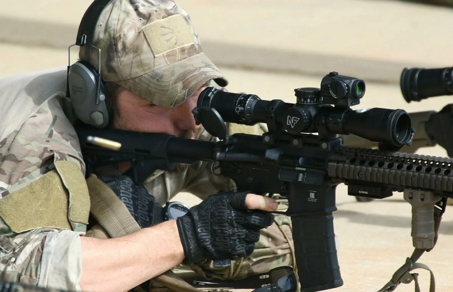 Army force us. Снайпер socom. us army sniper. снайперские соревнования. полицейская снайперская винтовка.