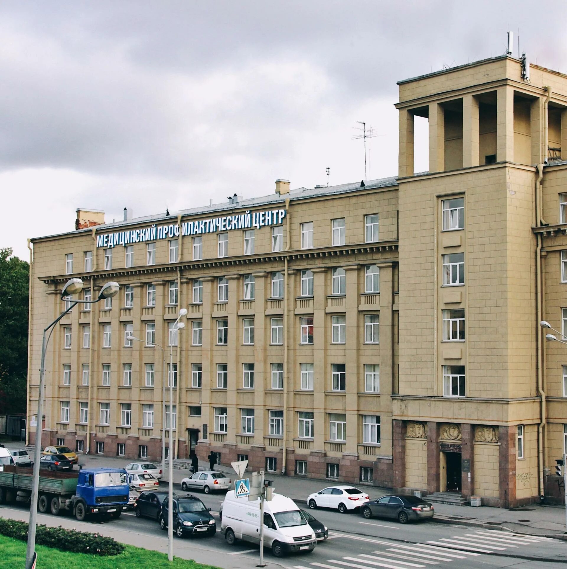 Санкт петербург улица вавиловых 14. Заневский пр 1/82 мечникова. заневский проспект д1/82. проспект мечникова санкт-петербург. клиника мечникова санкт-петербург заневский.