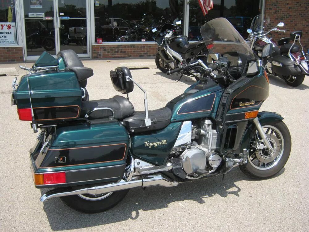 Мотоцикл kawasaki vulcan 1700. Kawasaki vulcan 1700 voyager. Кавасаки вояджер. Kawasaki voyager 1200. Кавасаки вояджер.