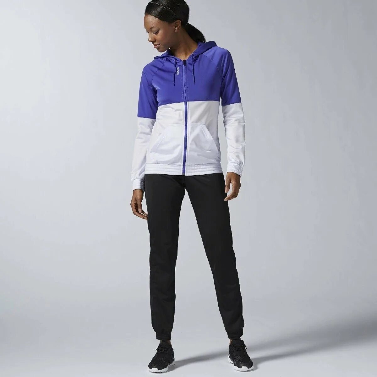 Спортивный костюм рибок. Reebok TS Tricot Suit - женский спортивный костюм. Reebok женский спортивный костюм 2022. Спортивный костюм рибок женский серый. Reebok ay0505.