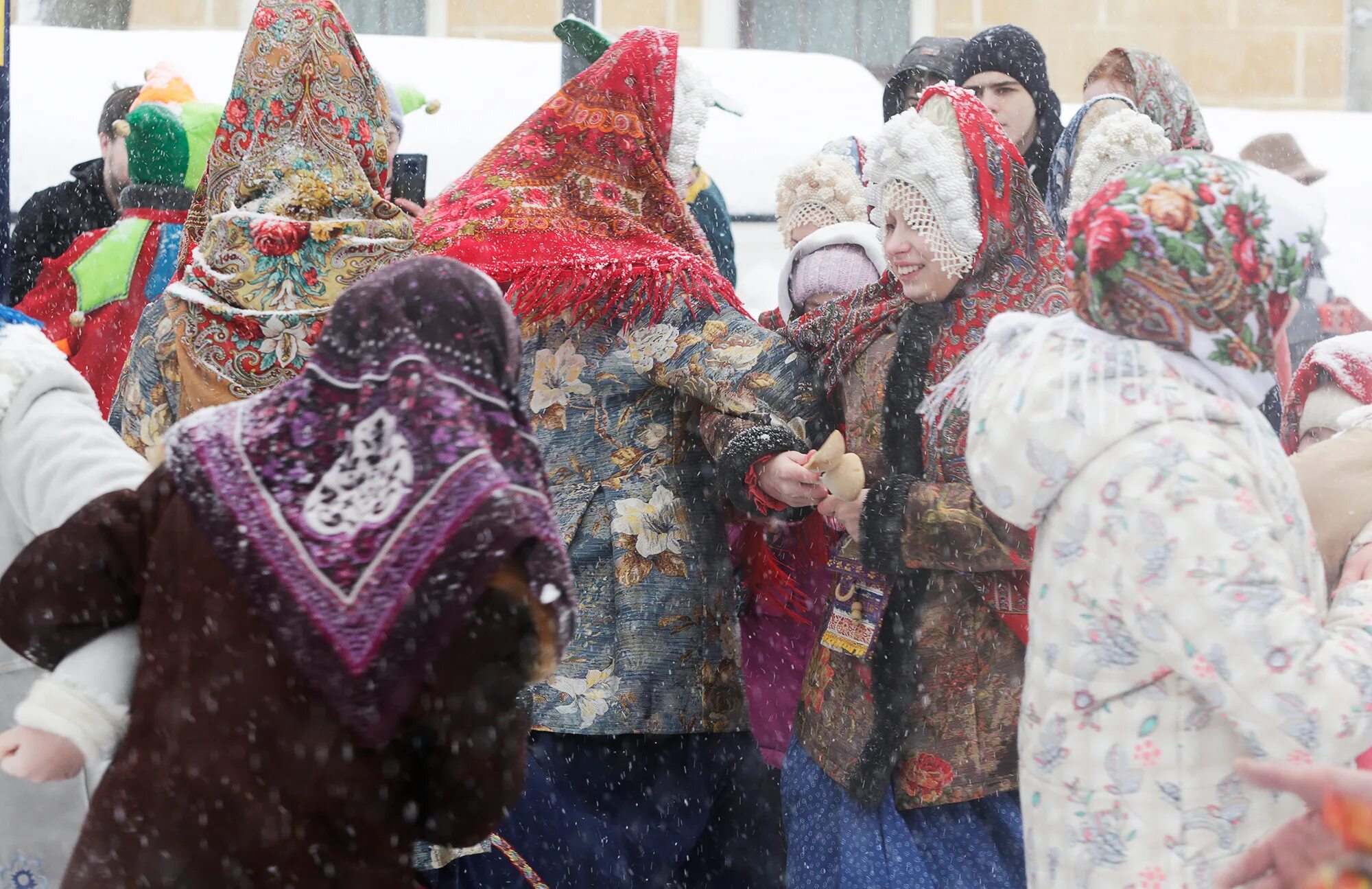 Масленица встреча. Масленичный Разгуляй. Масленица Разгуляй. Псковская Масленица. Псков масленица 2024 мероприятия