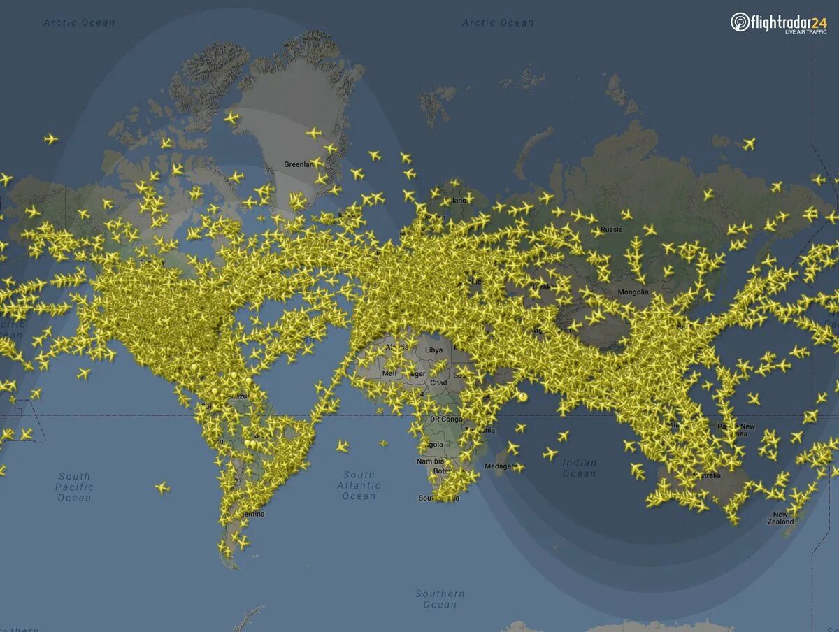 Рейсы в реальном времени на карте. Флайтрадар военные самолеты. Полёты самолётов в реальном времени. Бомбардировщик флайтрадар. Flightradar над Россией.