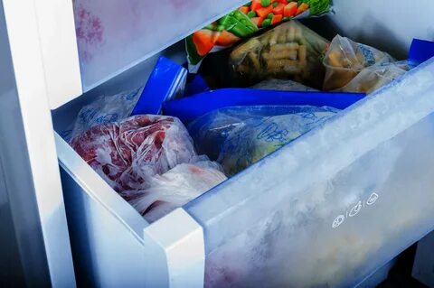 Почему холодильник замораживает продукты