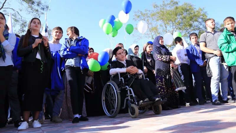 День чеченской молодежи. Молодежь чечни. Молодежь чеченской республики. Чеченская молодежь в грозном. Чеченская молодежь.