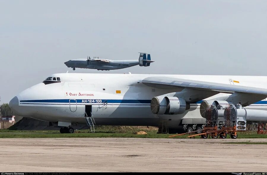 Большие российские самолеты. АН 124 100. АН 22 И АН 124.