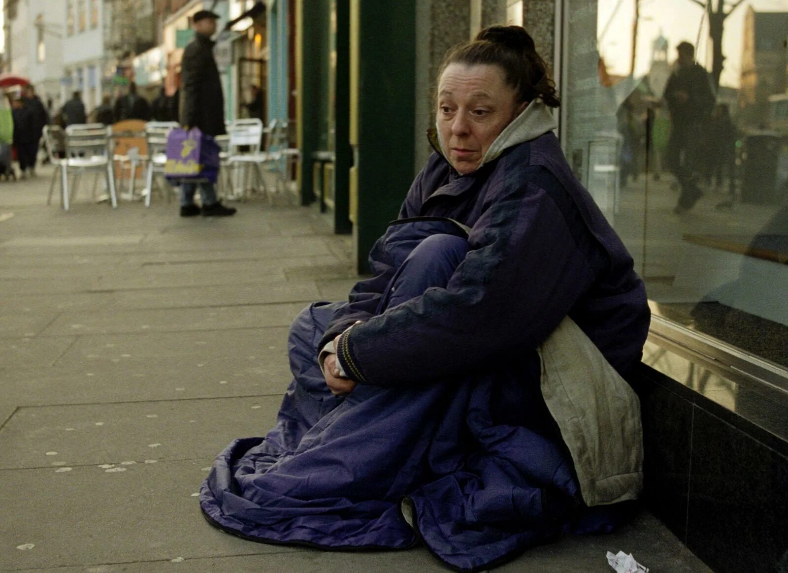 Homeless women. Ретропорнофильм homeless and Lady. Homeless European girl.