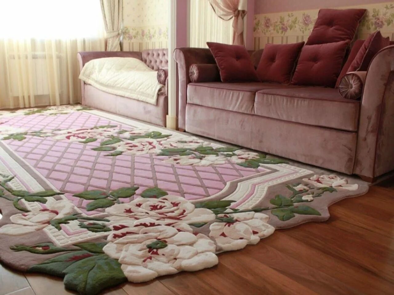 Пола купить гомель. Красивые ковры. Ковры паласы. Красивые ковры в интерьере. Ковры необычной формы.