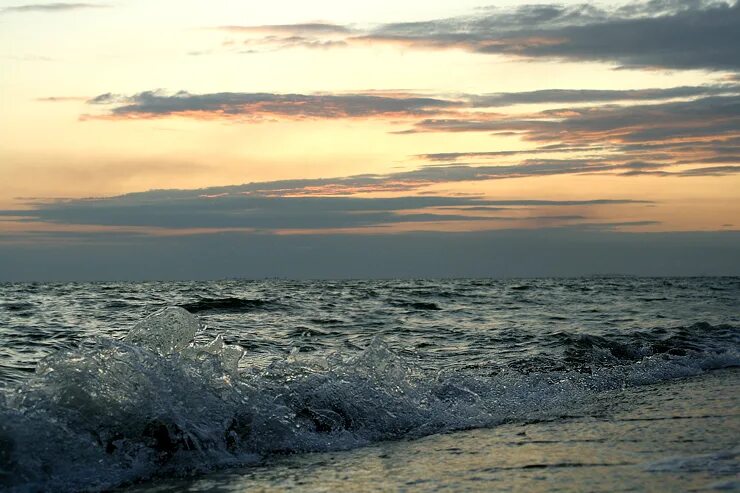 Море вернулась слушать. Море в кривых. Море фрагмент. Море осколков. Кого не вернуло море.