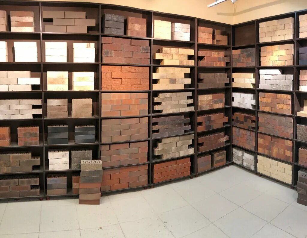 Хранение кирпича. Магазин кирпича. Кирпич и ко ростов-на-дону. Красноярский кирпич. Стенды для стройматериалов.