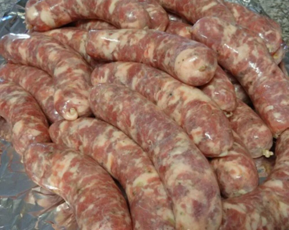 Рецепт фарша для купат. Купаты из говяжьей кишки. купаты по грузински в кишке. купаты 2 кг.