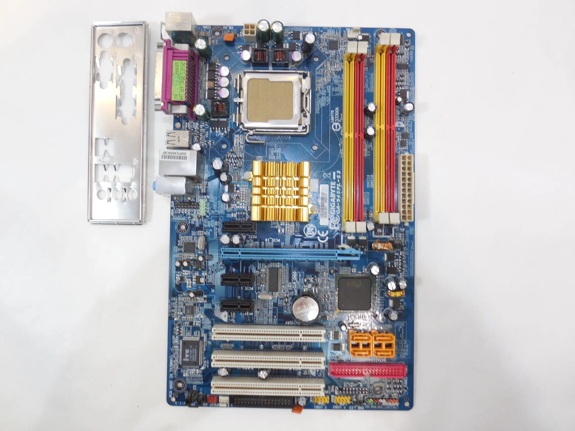 945pl s3. Gigabyte ga-945pl-s3. ga-945pl-s3. гигабайт ga 945 pl s3. материнская плата gigabyte ga-945pl-s3.