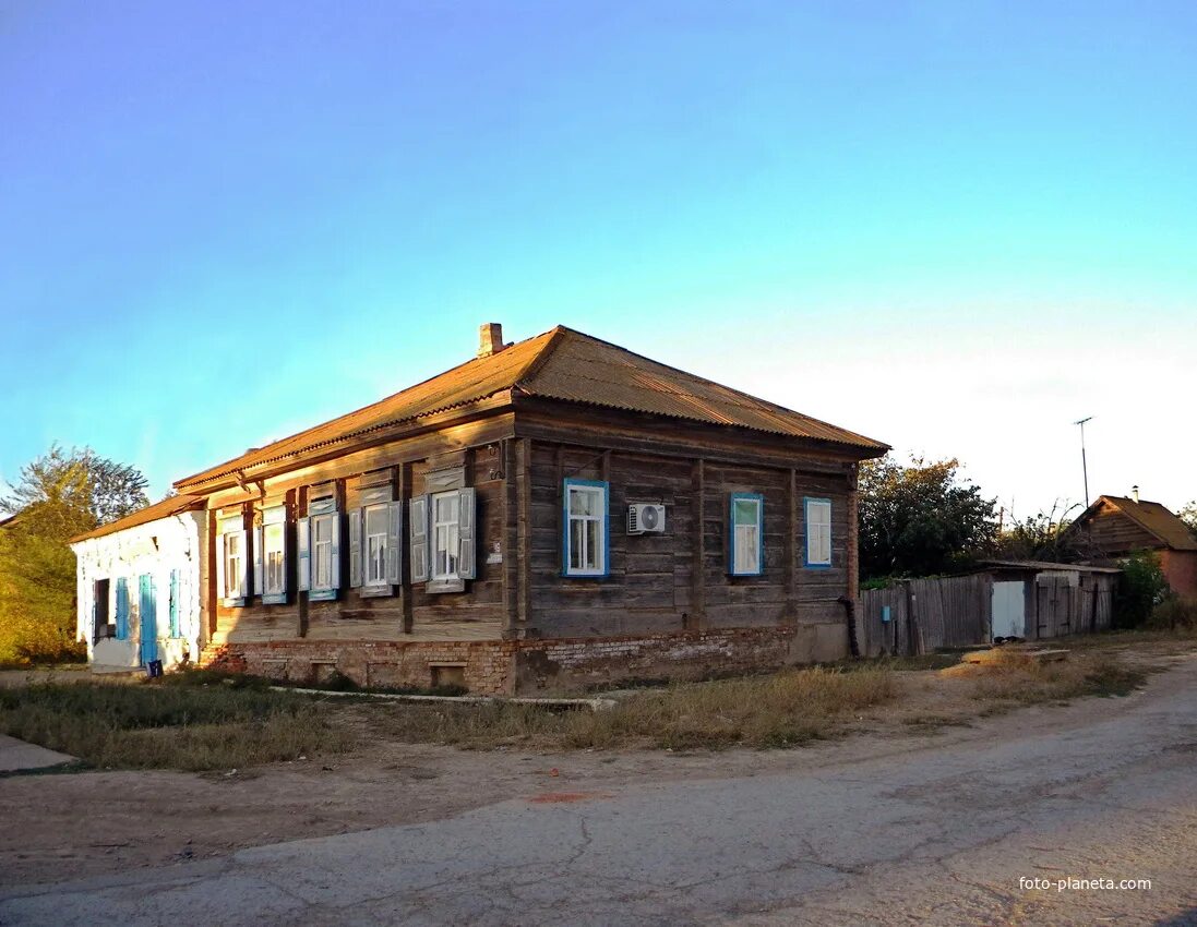 Черноярский район село. Астраханская область Черноярский район село черный Яр. Ушаковка Волгоградская область. Черный Яр мэрия. Солодники Волгоградская область.