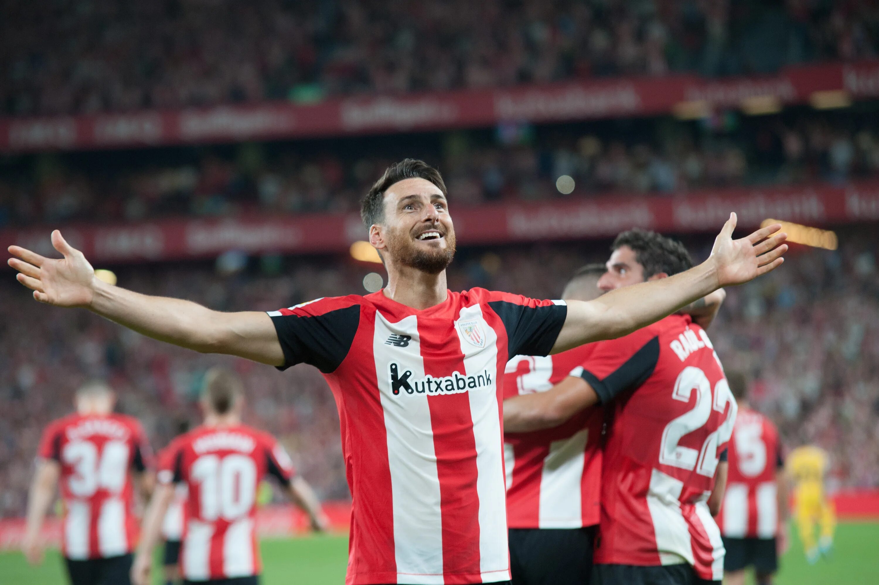 Логроньес атлетик бильбао. Атлетик бильбао. athletic bilbao. форвард атлетик. athletic bilbao wallpaper.