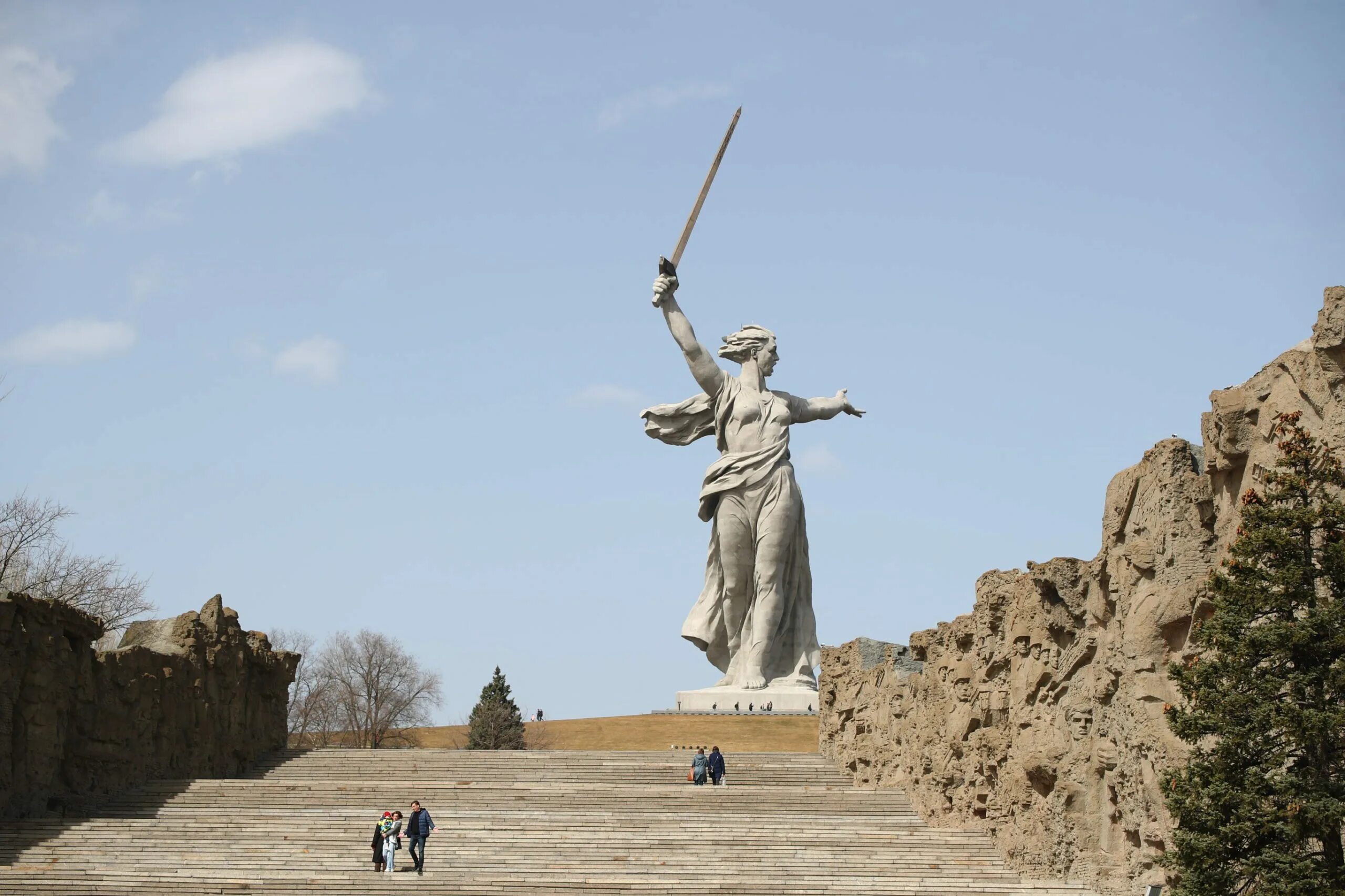 Мамаев Курган Волгоград. Мамаев Курган Сталинградская битва. Мамаев Курган Волгоград 2023. Мамаев Курган Родина мать. Мамаев курган какой район города