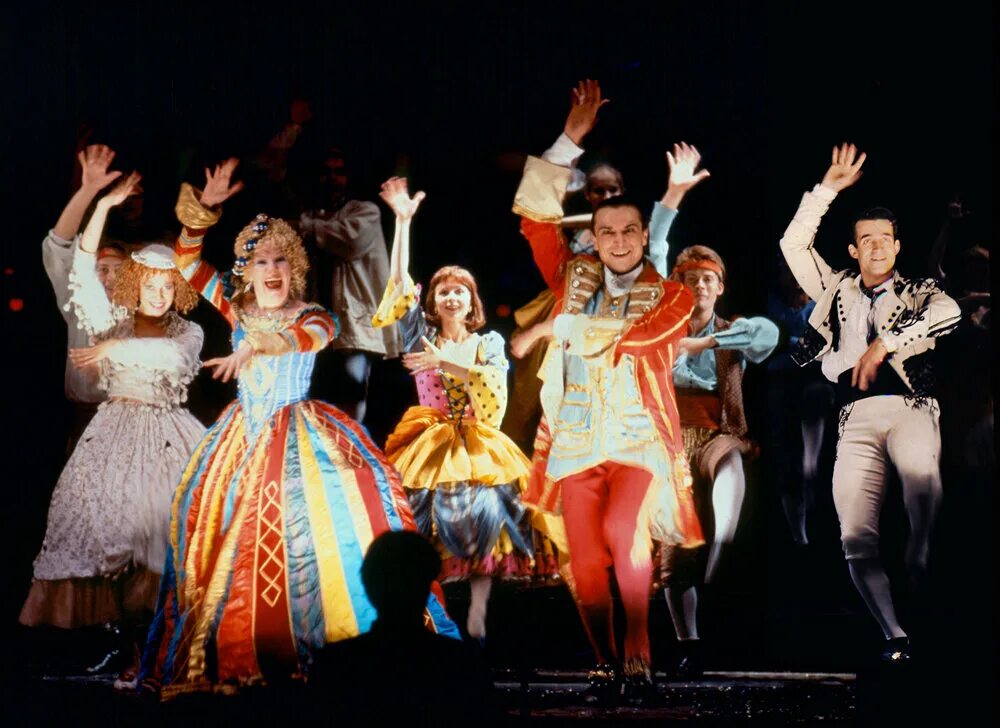 Спектакль женитьба фигаро ленком. Спектакль фигаро ленком. Женитьба фигаро театр ленком. Спектакль женитьба фигаро ленком. Свадьба фигаро бомарше.