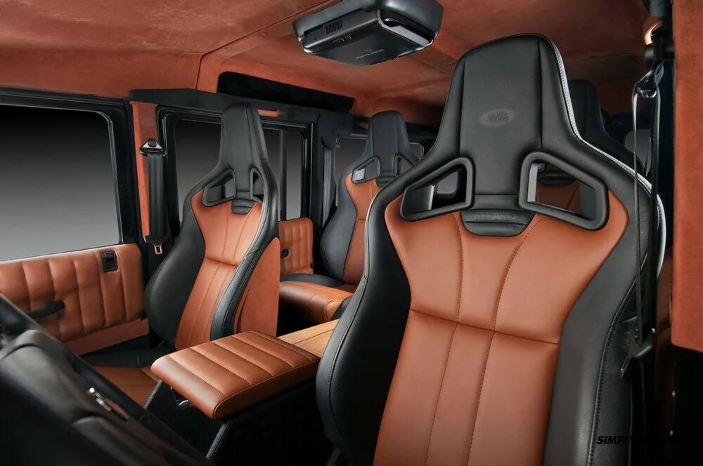 Куплю салон автомобиля. Land Rover Defender Interior. Сиденья для ленд Ровер Дефендер. Land Rover Defender 4x4 салон. Ленд Ровер Дефендер 90 салон.