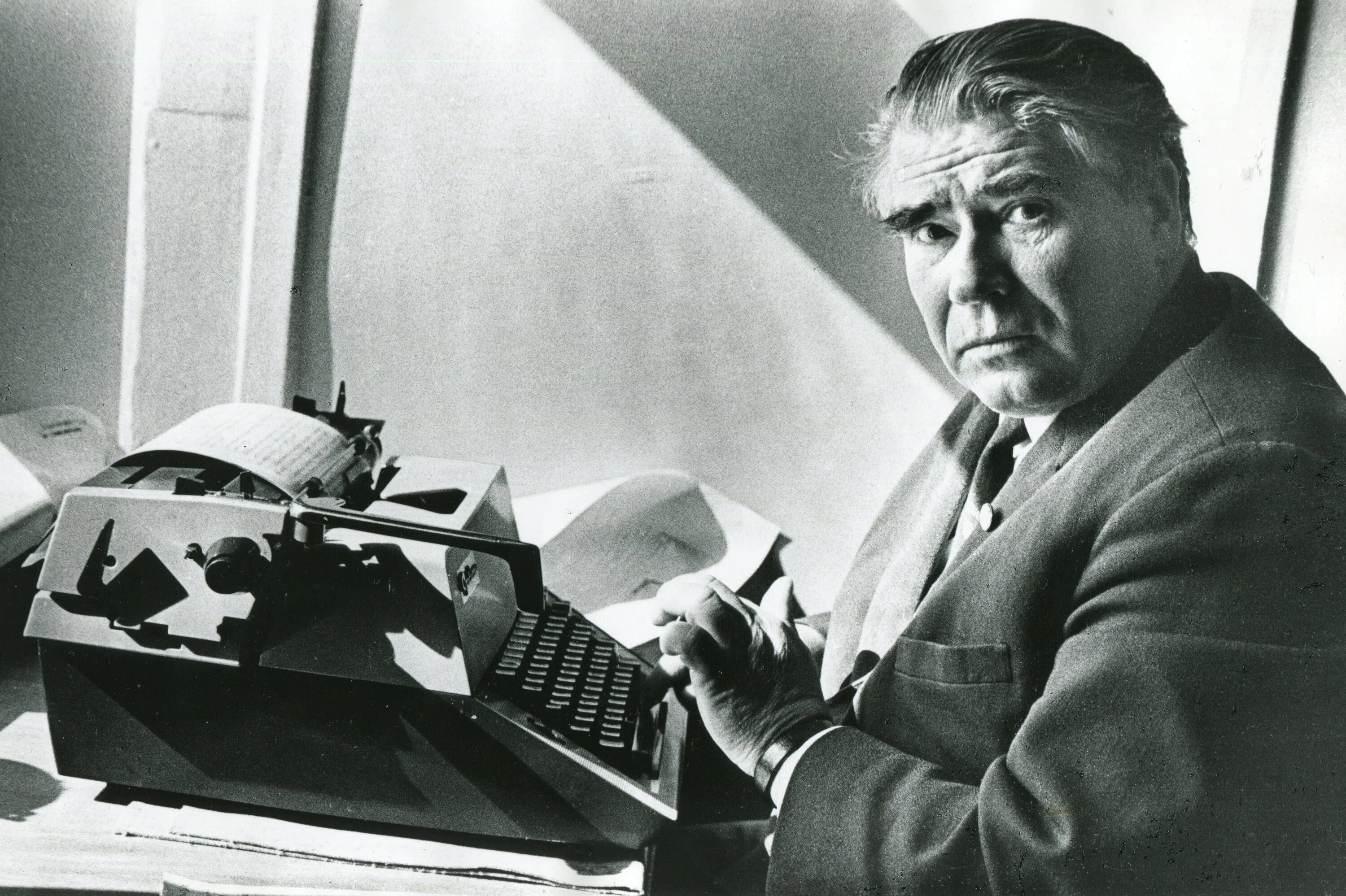 Михаил петрович лазарев (1788-1851). Михаил петрович чумаков советский биолог. Лазарев михаил петрович (1788-1851) русский флотоводец и мореплаватель. М. Михаил петрович лазарев.