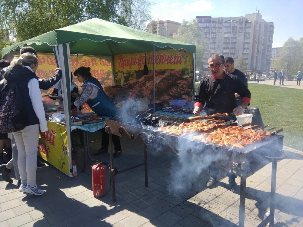 Шашлычная у гаго сайт. Шашлык у Григорича Барнаул. Шашлык у Гаго в Люберцах. Шашлычная у Артура Орехово Зуево. Фестиваль шашлыка.