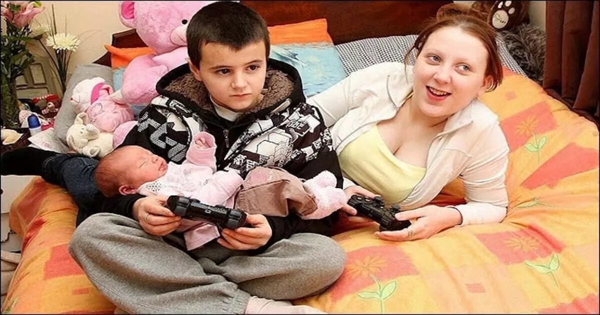 Альфи паттен 2020. Мама 12 13 14 15 16. Мама 12 13 14 15 16. Альфи паттен и шантель. Мама 12 13 14 15 16.