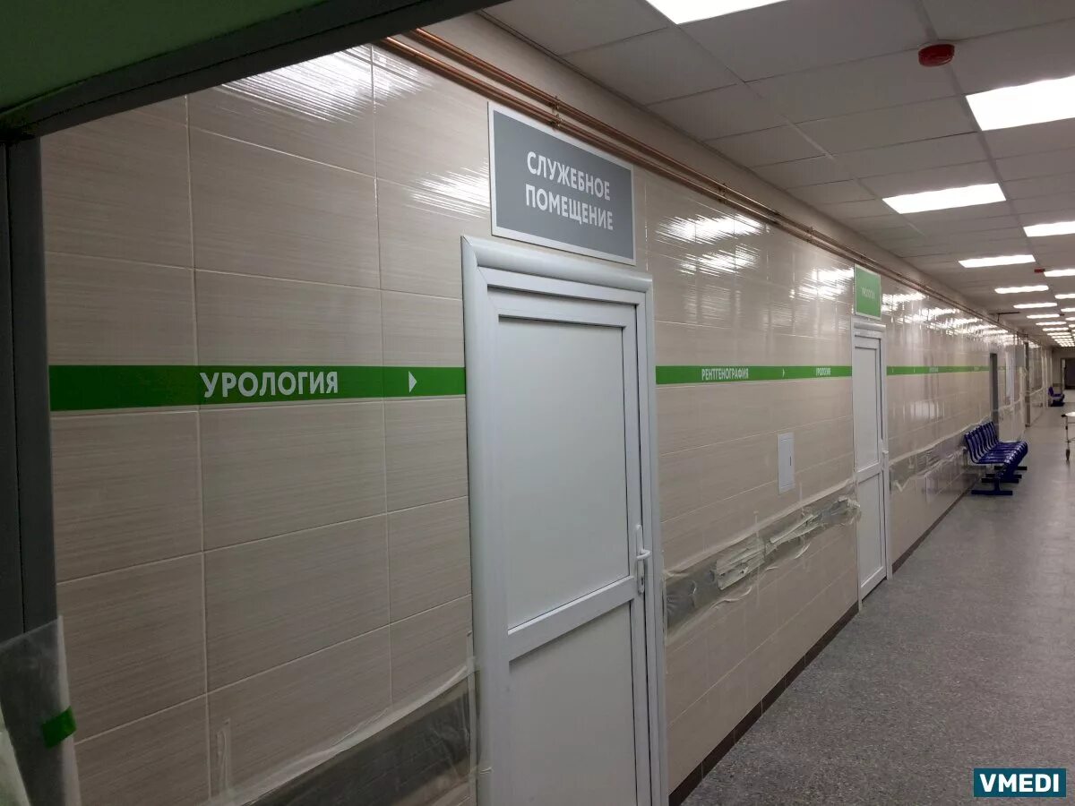 Коридор больницы в краснодаре. Приемные покои больницы спб. Новый корпус больницы святого георгия. Александровская больница приемное отделение. Приемные покои больницы спб.