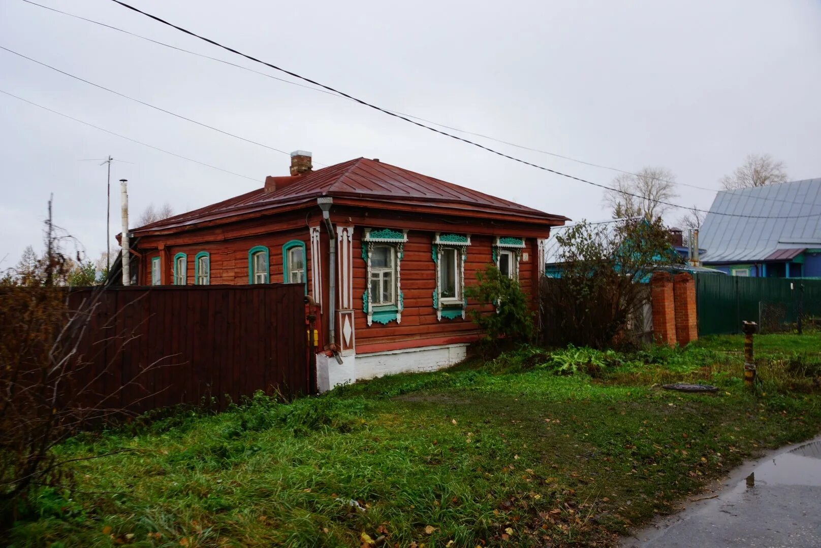 Суздаль современные дома. Юлия савцова суздаль работы. Дом отель суздаль. Авито работа суздаль. Гостиница в покровском монастыре в суздале.