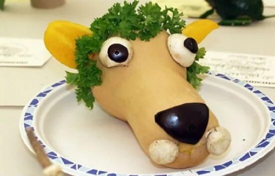 Собака из овощей. Волк из овощей. Собака из фруктов. Собака из овощей поделка. Рагуль из овощей тг