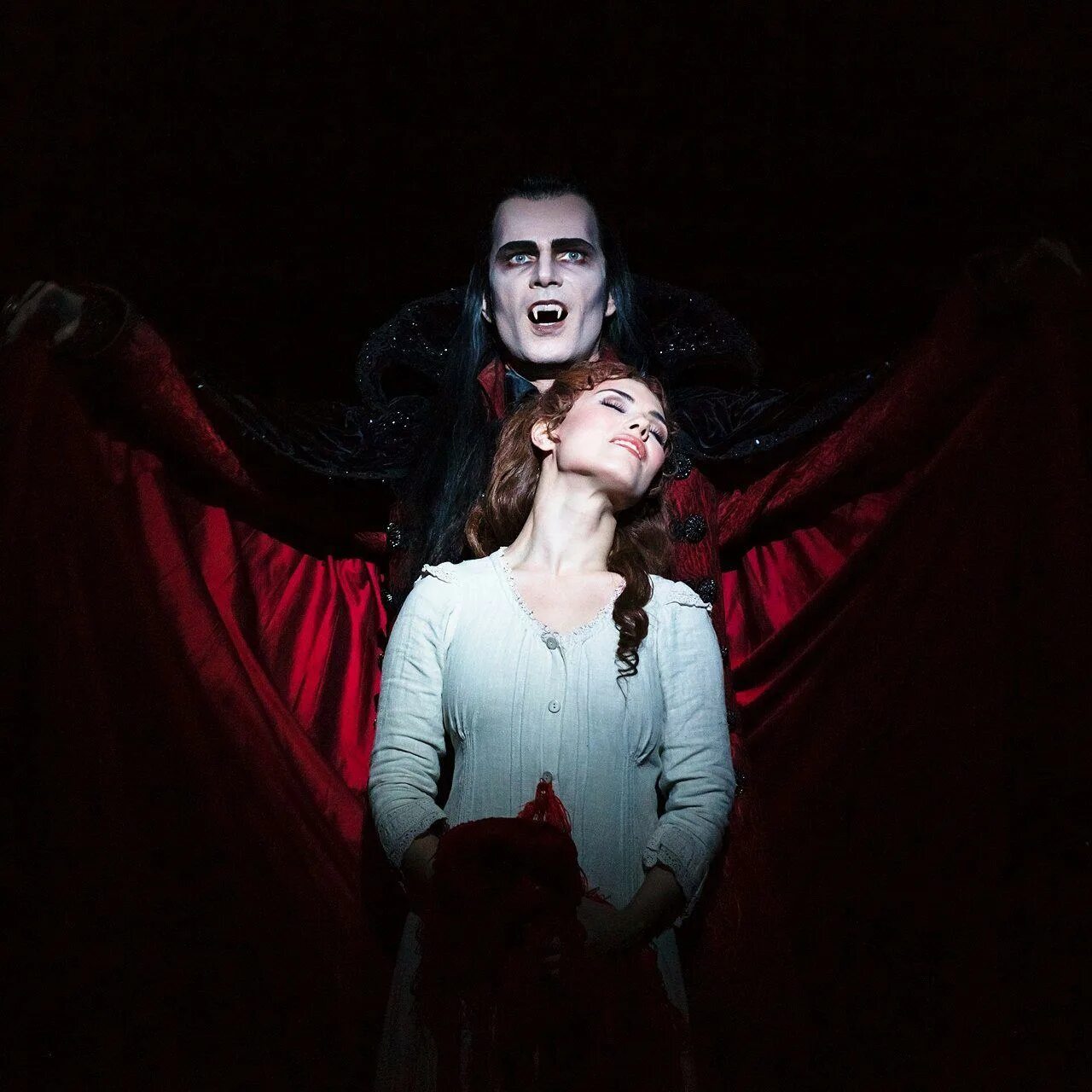 Vampire the masquerade swan song. Детлафф и сианна. Vampyr (игра). Сериал дневники вампира 9. Сианна ведьмак 3.