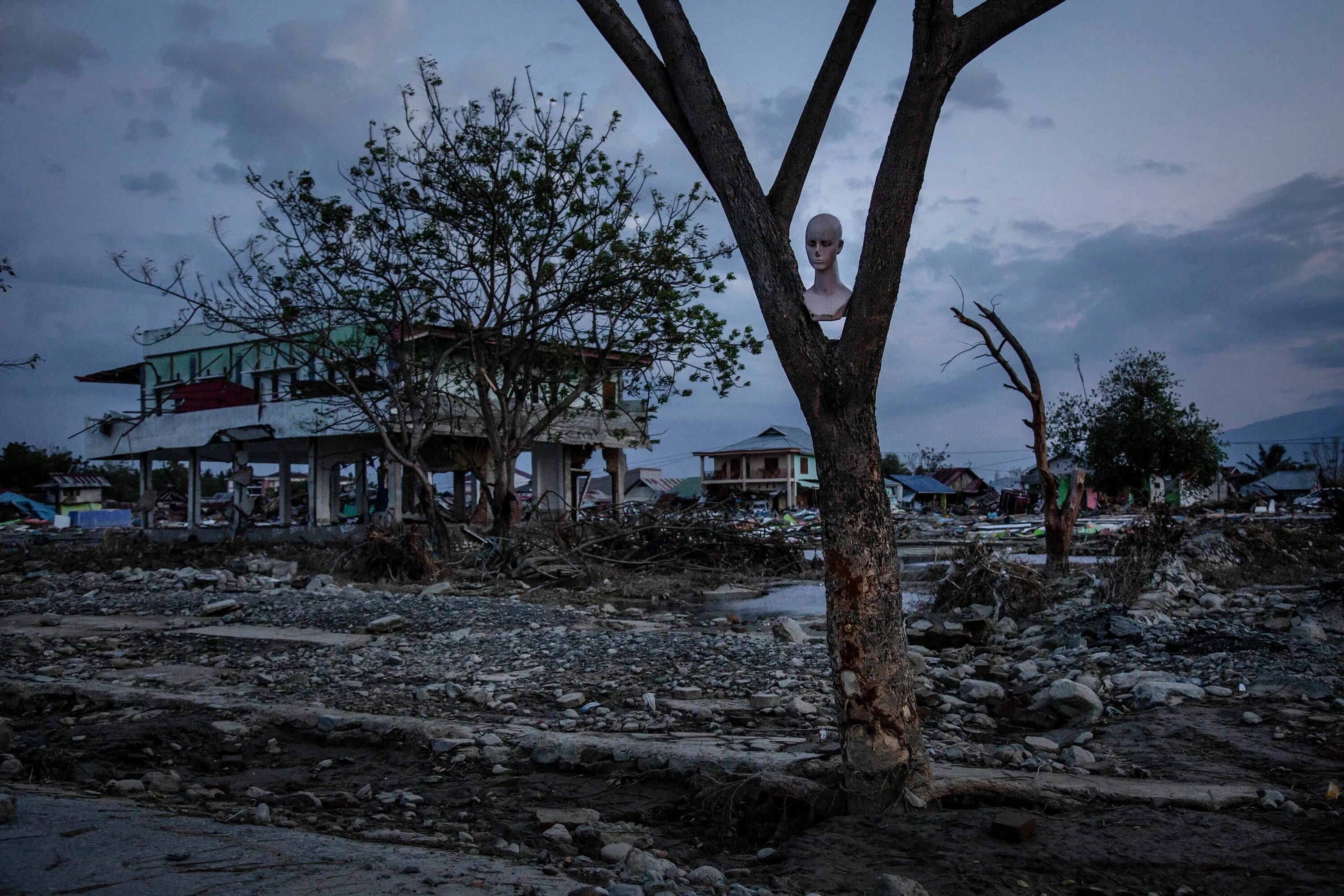 Nature disasters. Стихийные бедствия. Засуха и наводнение. Бедствие. Природные катастрофы фото.