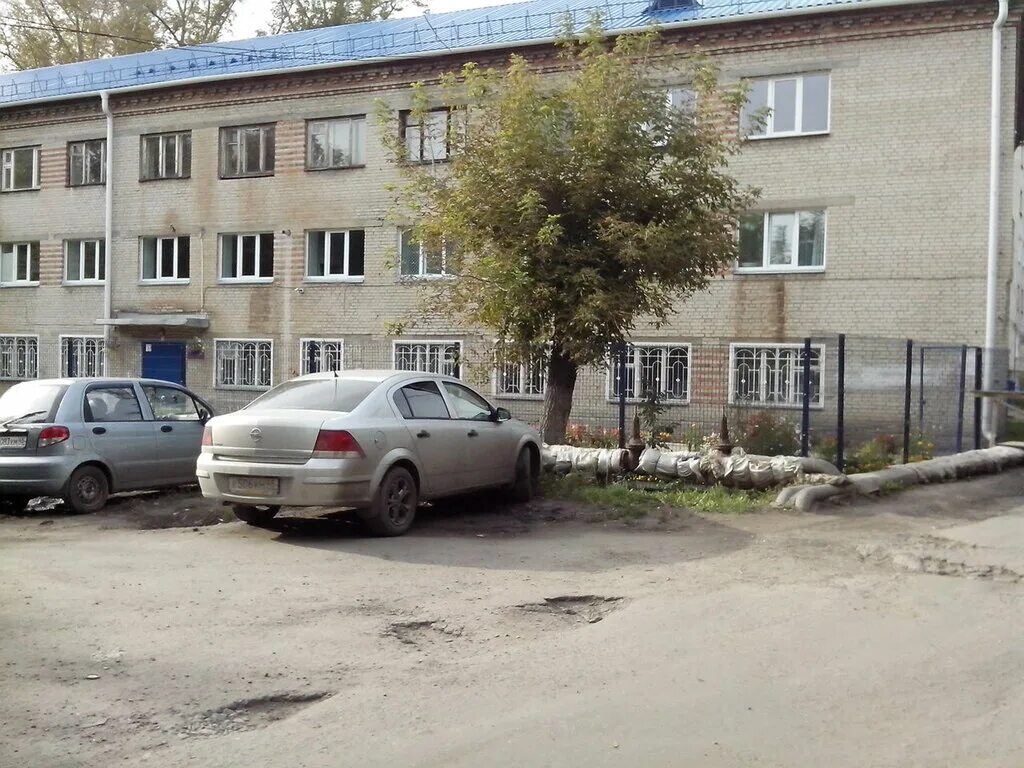 Главврач кожвендиспансера луганска. Ул красномаячная 66 г курган. Красномаячная больница курган. Красномаячная кожный диспансер. Курган улица красномаячная 66.