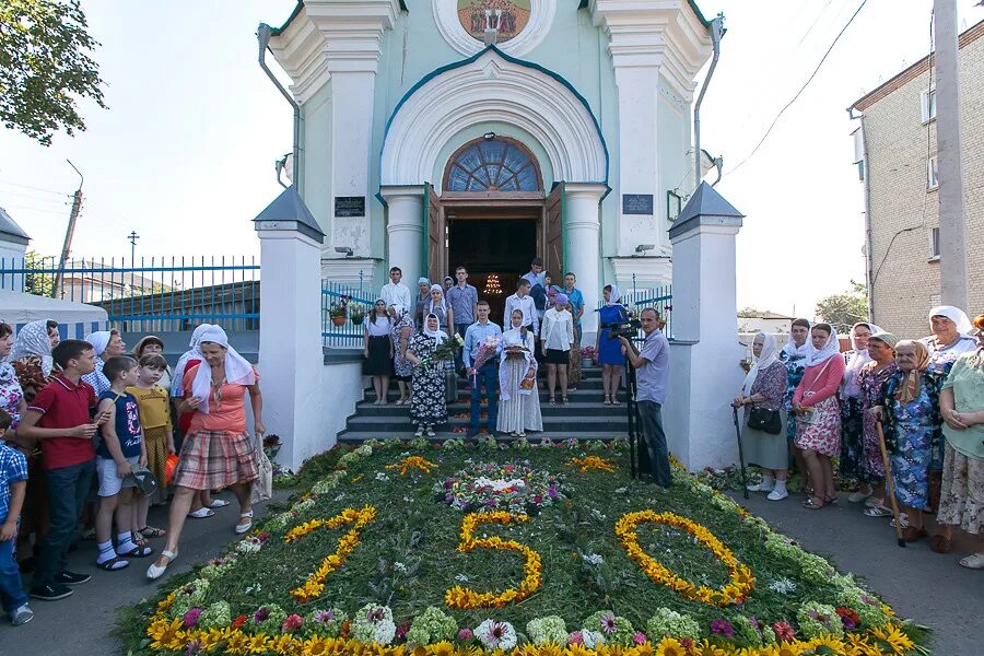 Рыльск брянск. Покровский храм Рыльск. Покровский храм в Рыльске Курской области. Вознесенский храм Рыльск. Церковь Вознесения (Рыльск).