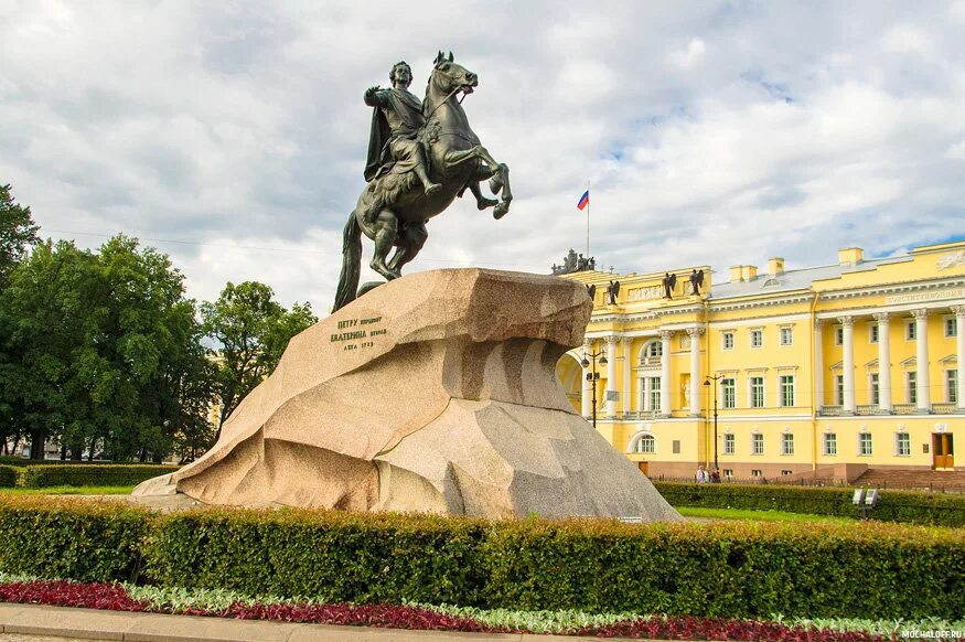 Описание памятника петра 1 в петербурге