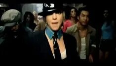 Britney me against the music