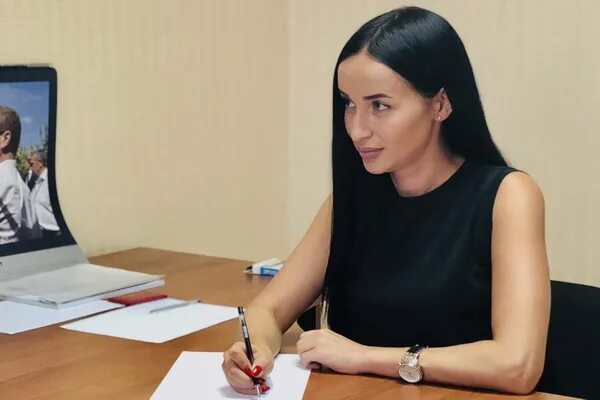 Девушки бойцы мма. Журналистка уфс. Дарина боец мма. Наше дело девушка которая берет интервью. Интервьюер наше дело девушка александра.