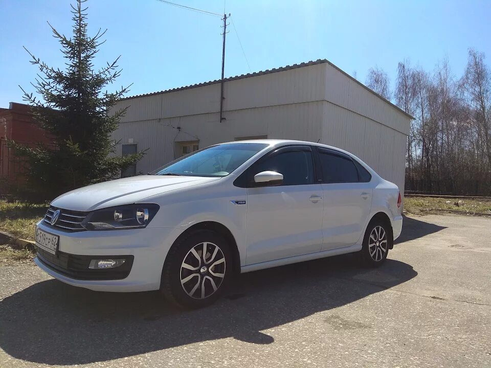 Volkswagen polo sedan r16. Vw polo sedan vossen 15. Volkswagen polo sedan диски р15. Поло седан воссен r16. Диски фольксваген поло r15 2014.