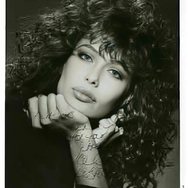 Келли ли Брок актриса. Kelly LEBROCK В детстве. Р Келли в молодости фото. Kelly LEBROCK was born.