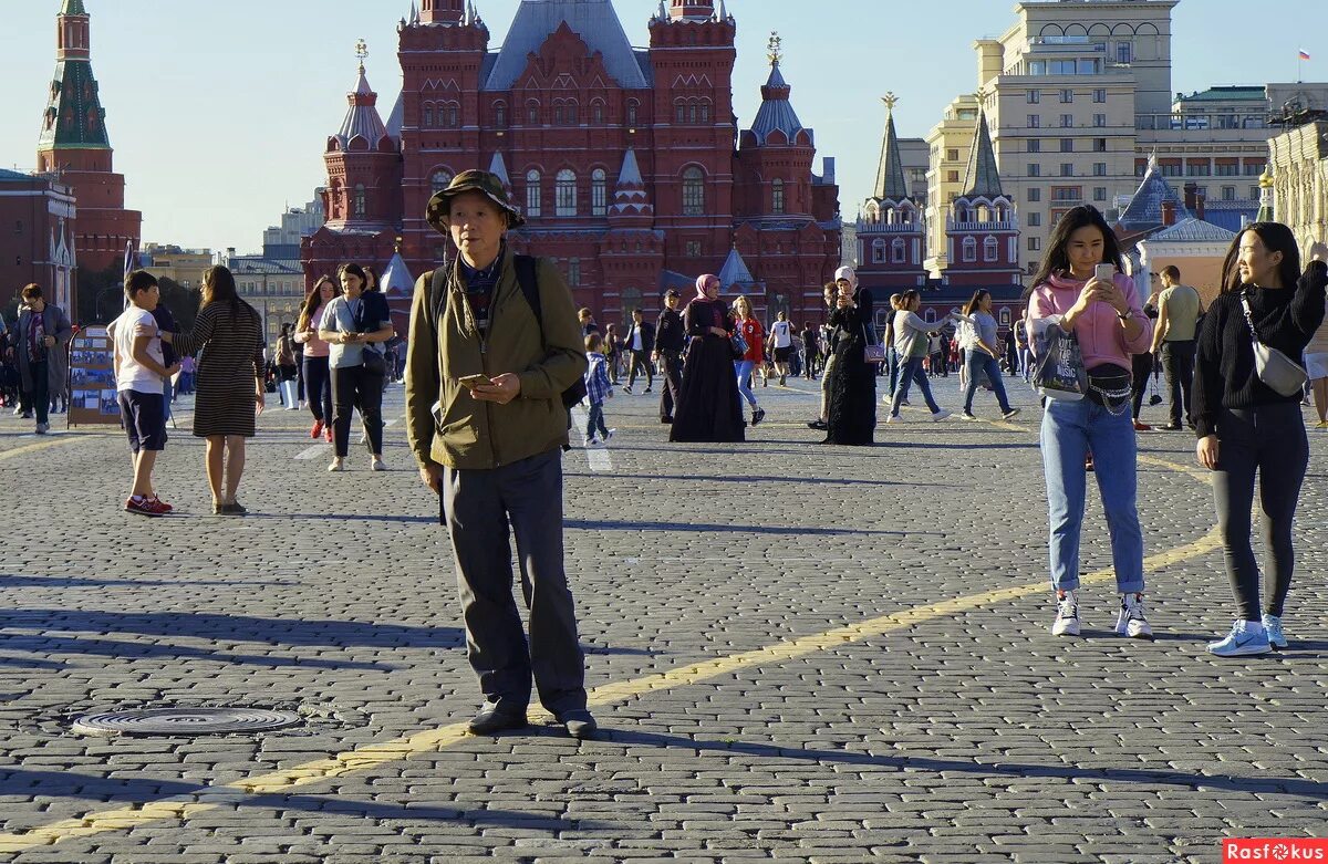 работа красной площади завтра. кремль 2020. красная площадь москва 4л. красная площадь для детей. показ мод на красной площади.