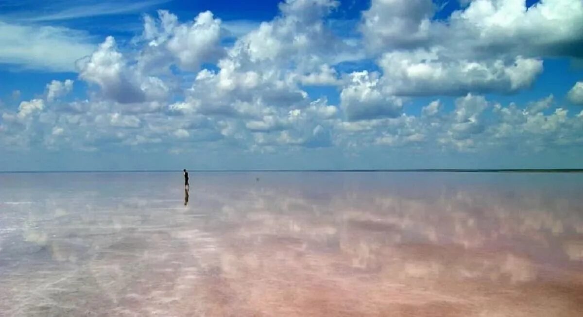 Озеро эльтон волгоградская. Солёное озеро в волгоградской области эльтон. Соленого озера тузбаир. Самое солёное озеро в россии. Соленое озеро в волгоградской области.