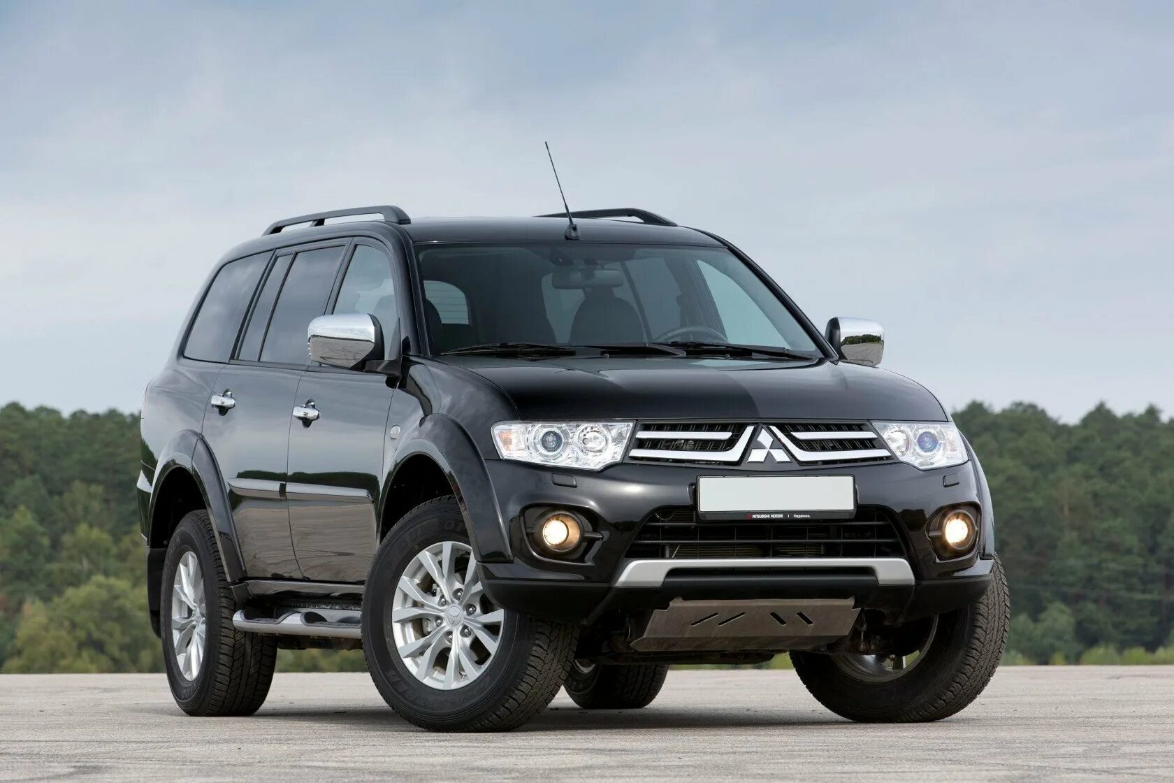 Mitsubishi джип. Mitsubishi Pajero Sport. Pajero Sport 2014. Митсубиши Паджеро спорт 2014. Mitsubishi Pajero Sport 2013.